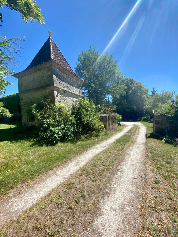 Gite De L'Edelinie Nanteuil-Auriac-de-Bourzac Exterior photo